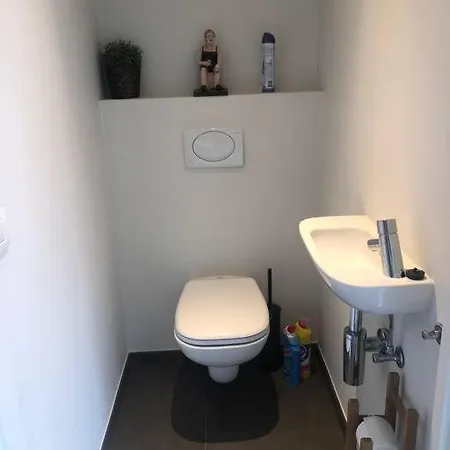 Hedendaags, Verzorgd Op Unieke Locatie Apartment *