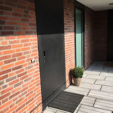 Hedendaags, Verzorgd Op Unieke Locatie Ostend